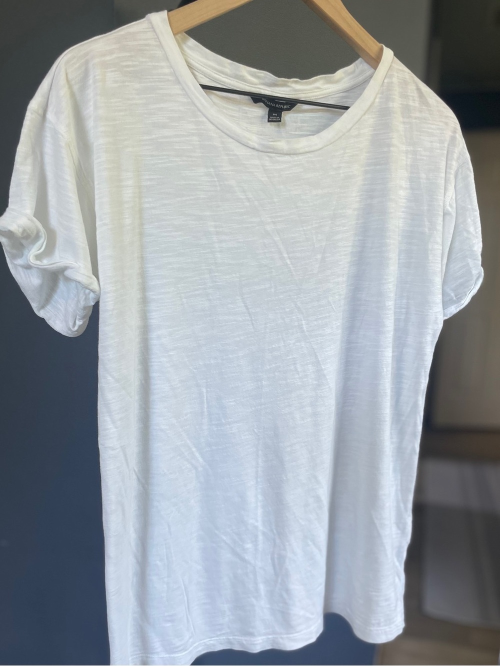 Banana Republic Relaxed Fit White Crewneck Short Sleeve Tee, Rolled Cuffs